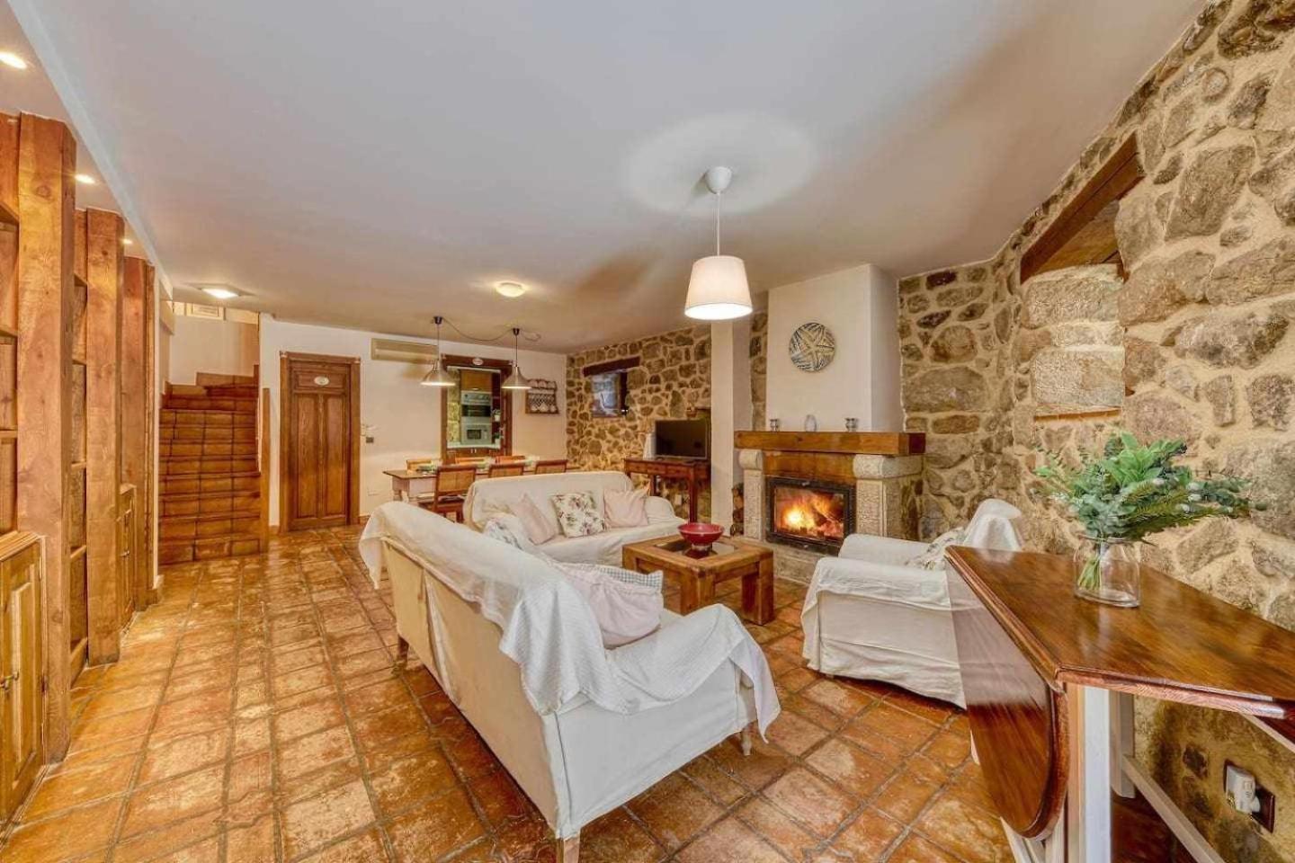 Penzion Cuesta Del Reloj Piedralaves Exteriér fotografie