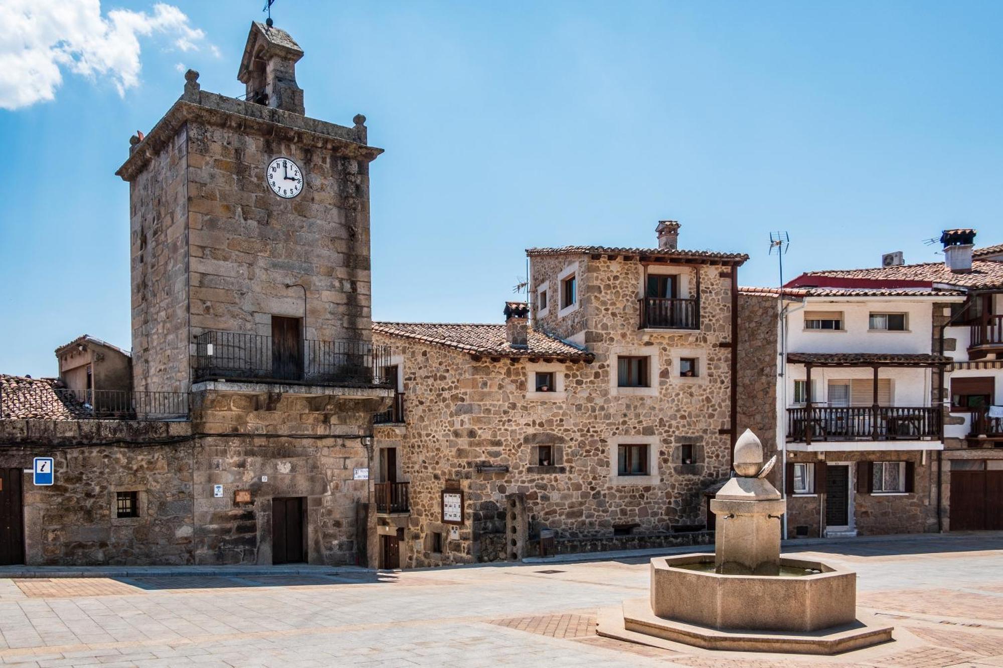 Penzion Cuesta Del Reloj Piedralaves Exteriér fotografie
